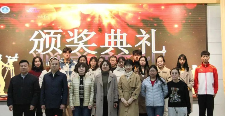 1fe0e96433c04386b3d2b58a3737df8f.png 记录者图片 3.png